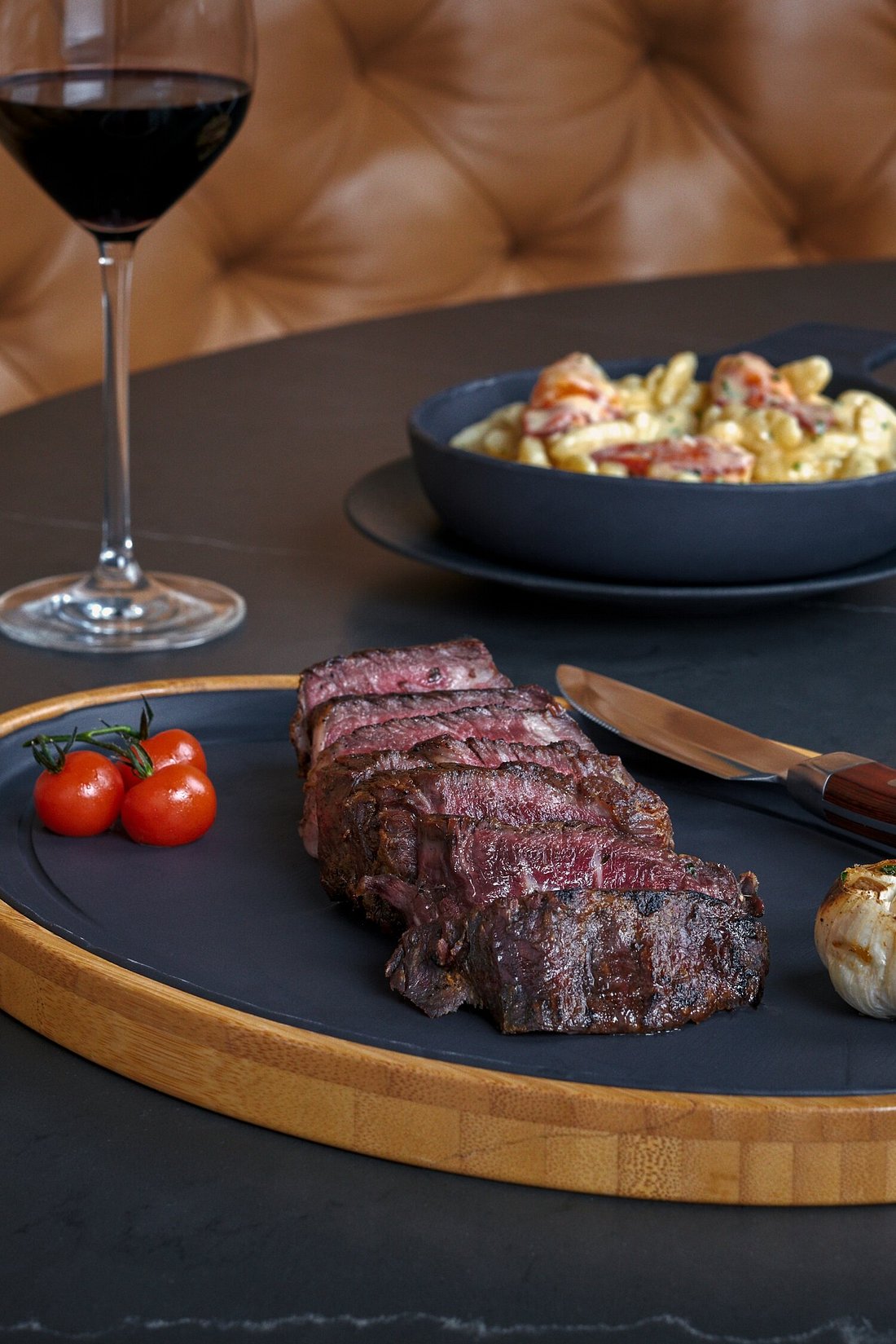 STARCHITECTURAL GRANDEUR: THE ETHEREAL SMOKEHOUSE